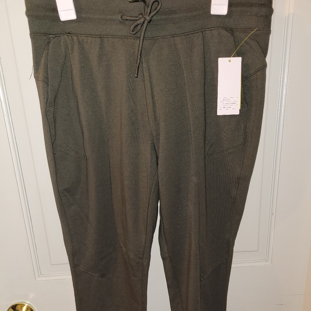 Nwt All In motion joggers size medium olive geeen